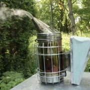 Beekeeping smoker