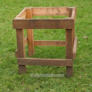 Single beehive stand