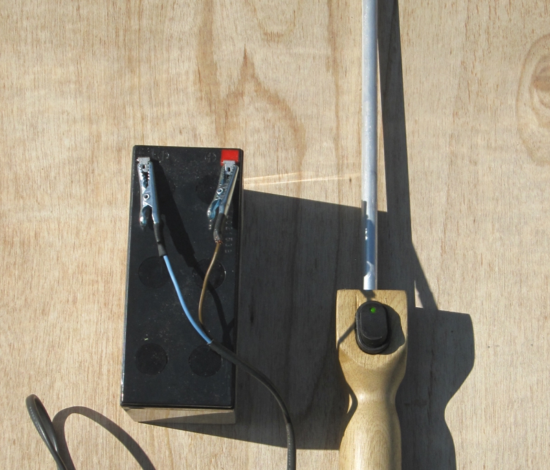 Vaporiser component with battery
